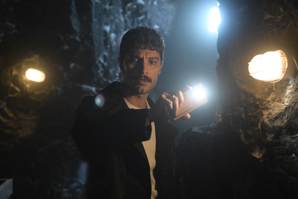 "Halef 24. Bölüm İzle! Yıldız'ın İhaneti Serhat'ı Bitirdi: Melek Kardeşlik Sırrına Adım Adım Yaklaşıyor!"