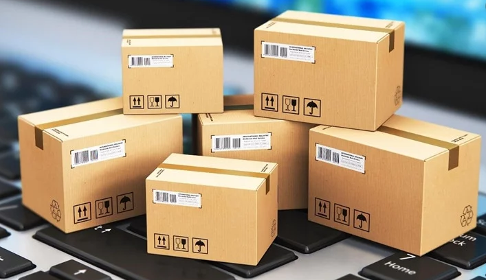 Kargo Bekleyenlere 19 Mart Uyarısı! Arefe Günü PTT ve Kargolar Açık mı? Saat 12.30 Detayına Dikkat!