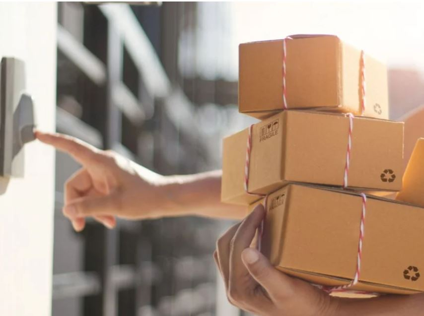 Kargo Bekleyenlere 19 Mart Uyarısı! Arefe Günü PTT ve Kargolar Açık mı? Saat 12.30 Detayına Dikkat!