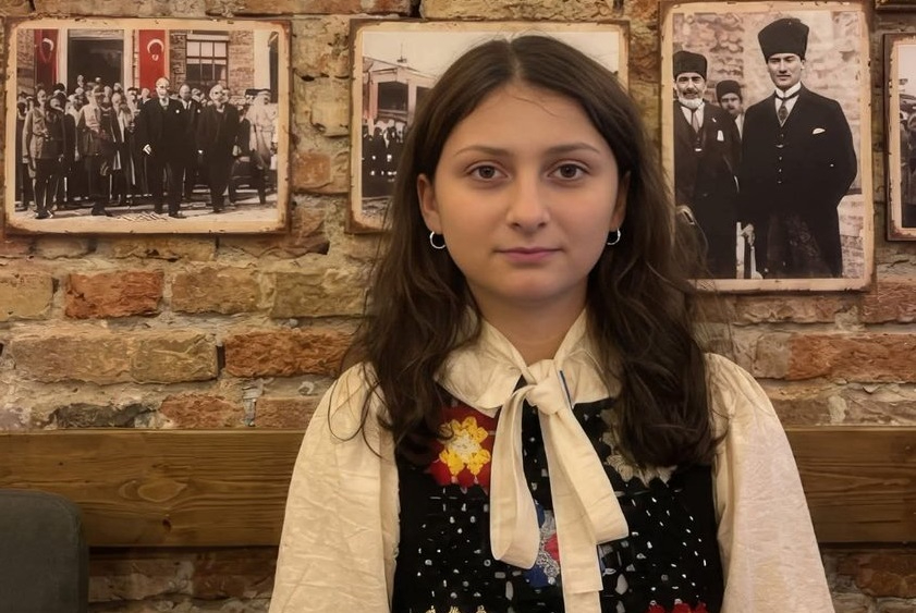 Teğmen Ebru Eroğlu Hakkında Flaş Karar! İade Davası Reddedildi: 'Kılıçlı Yemin' Sürecinde Yeni Perde!