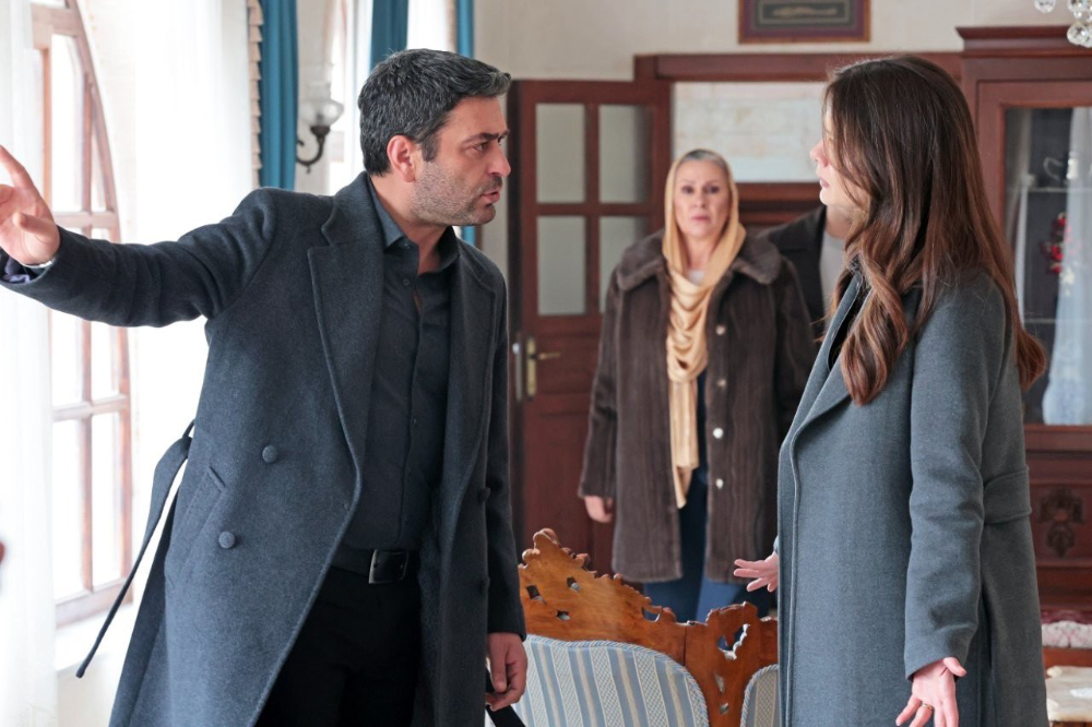 Uzak Şehir 54. Bölüm İzle! Boran ve Cihan Arasında Büyük Savaş: Alya’nın Gözyaşları Mardin’i Yakacak!