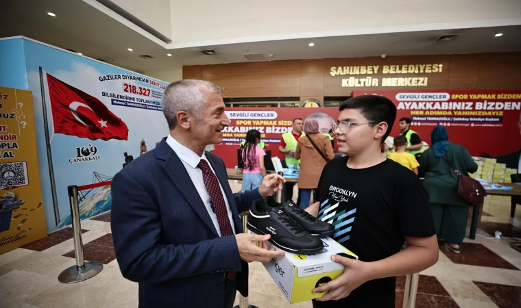 Şahinbey Belediyesi’nden Öğrencilere Karne Hediyesi