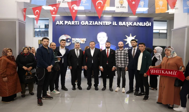 AK Parti Gaziantep’te kan bağış etkinliği...