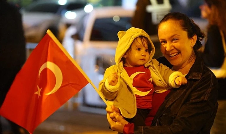 Karabağlar ’da Coşkulu Cumhuriyet Korteji