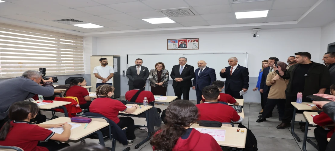 Fatma Şahin, öğrencilerle bir araya geldi