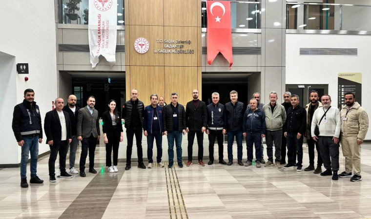 Gaziantep İl Sağlık Müdürlüğü ekipleri sahada...