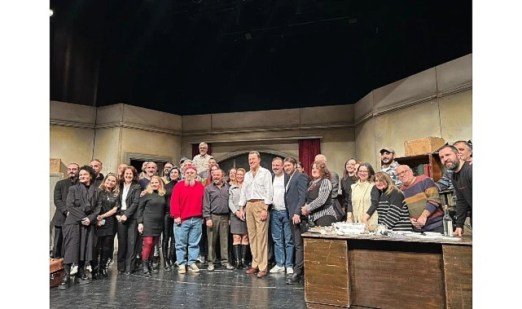 Devlet Tiyatrosu’nun Unutulmaz Oyunu ”Profesyonel” Son Kez Sahnedeydi