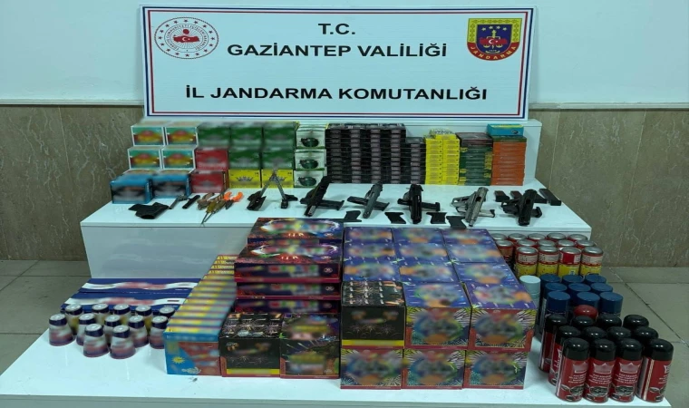 Gaziantep’te Silah Kaçakçılarına Jandarma Darbesi! Cephanelik Gibi Evden Binlerce Mermi Çıktı