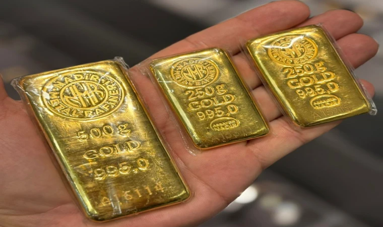 Altında 'Kara Perşembe' Şoku! Gram Altın 7.000 TL Sınırının Altına İndi: Şimdi Alım Zamanı mı?"