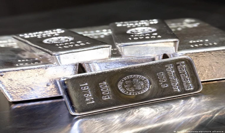 Gümüş yatırımcısına şok: Rekordan sert düşüş… Piyasada panik satışları başladı