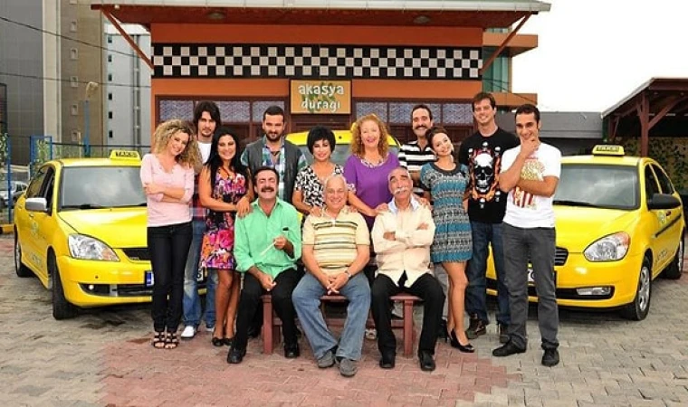 Set Gerilimi Ortaya Saçıldı! Akasya Durağı Oyuncusundan Olay Açıklama