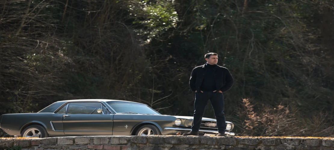 Çağlar Ertuğrul’un Yeni Kalesi: Kadir Tunalı Geliyor! Çirkin Dizisindeki O Rolün Sırrı!