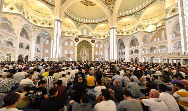 Diyanet Açıkladı! İl İl 2026 Ramazan Bayram Namazı Saatleri: İstanbul, Ankara, İzmir Kaçta Kılacak?