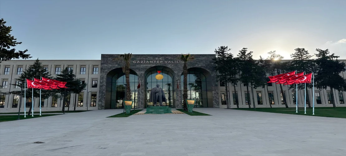 Gaziantep'te Tarihi Taşınma! Atatürk Heykeli Yeni Valilik Binası'na Gidiyor: Mayıs Ayında Törenle Açılacak!