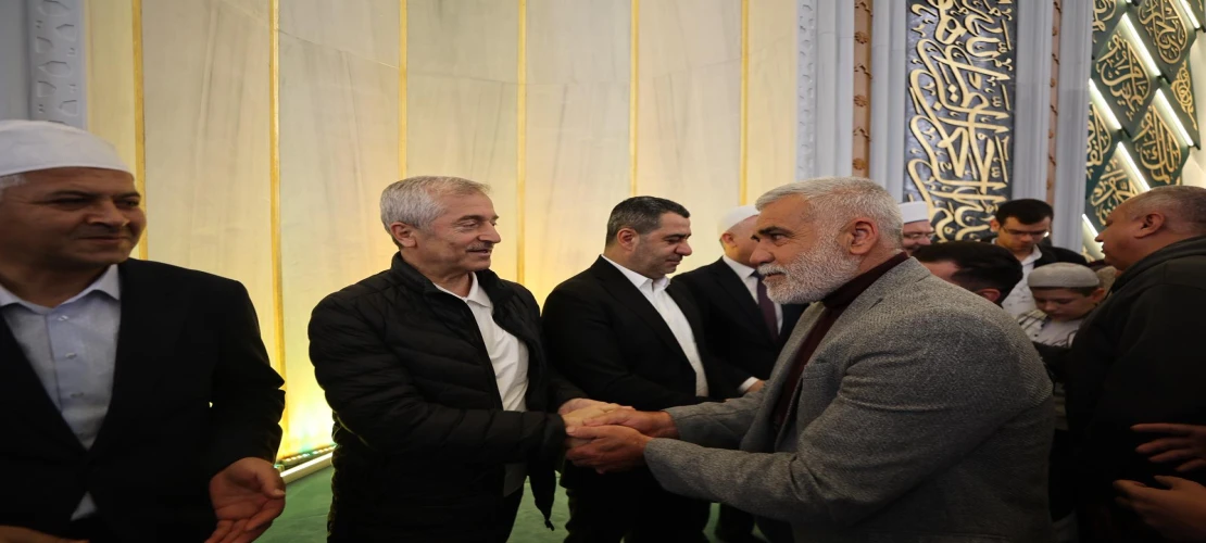 Başkan Tahmazoğlu kurban kesim alanlarında vatandaşlarla bayramlaştı