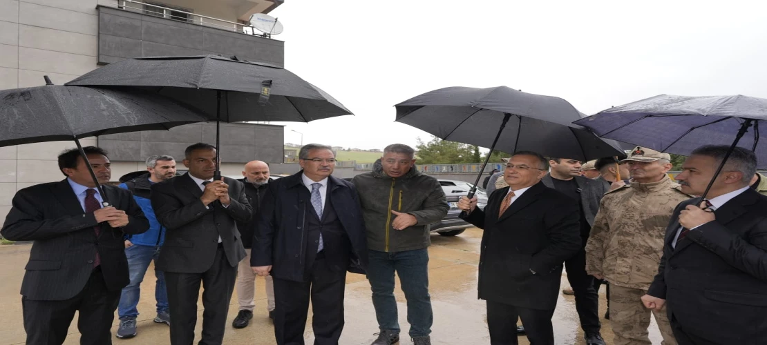 Vali Çeber Gaziantep'teki Hasarın Boyutunu Açıkladı! Süper Hücre Bilançosu: 14 Yaralı, 100 Bina ve 39 Okul Hasarlı!