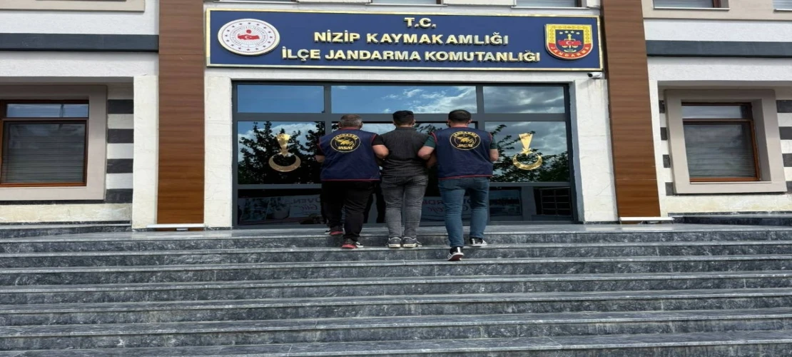 Gaziantep'te Jandarmadan Operasyon! 24 Yılı Aşkın Hapis Cezası Bulunan 2 Firari Yakalandı