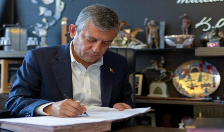 Özgür Özel CHP’den Ayrıldı! Yeni Parti İçin Resmî Başvuru Yapıldı