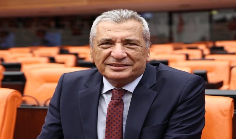 Öztürkmen’den Özgür Özel’in yeni parti hamlesine çıkış: Umdukları desteği bulamadılar