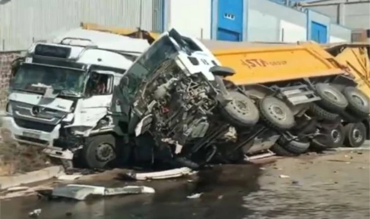 Gaziantep 5. OSB’de korkutan kaza! Tır ile kamyon çarpıştı