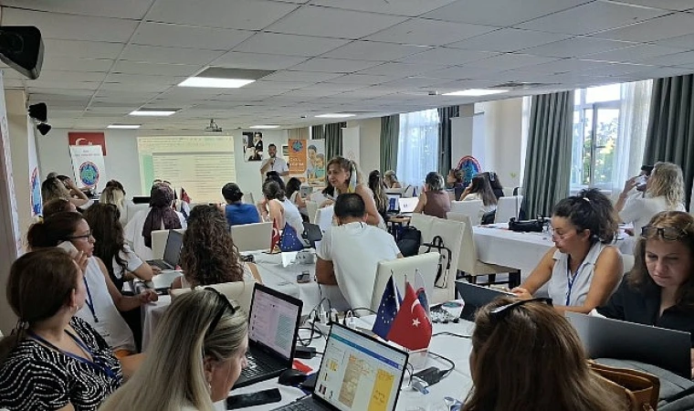İzmir’de Erasmus+ Okul Eğitimi Akreditasyonu Deneyim Paylaşım Çalıştayı Gerçekleştirildi