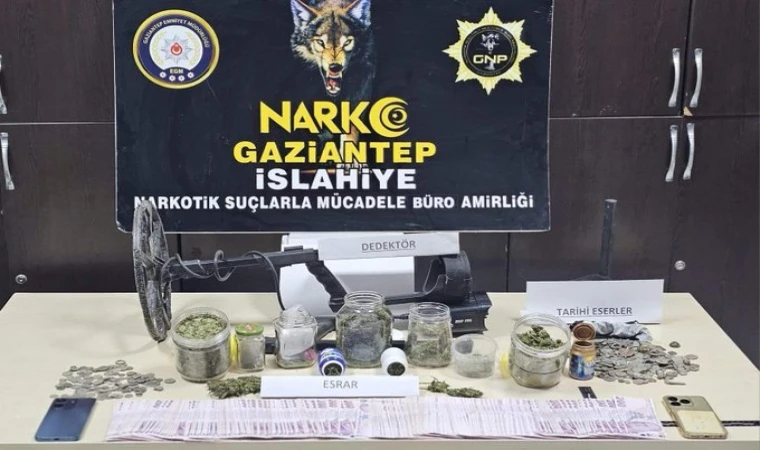 Gaziantep’te bir eve baskın! 495 sikke ve uyuşturucu ele geçirildi