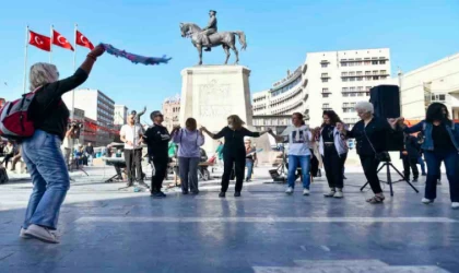 Başkent sokaklarında 100. yıl coşkusu