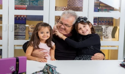 CHP’li Seven 20 Kasım mesajını torunlarıyla verdi