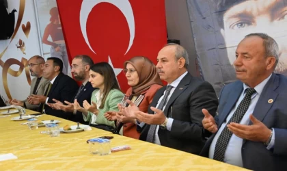 Oğuzeli’nde öğretmenler yemek programında bir araya geldi