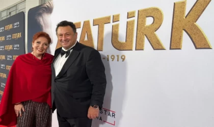 Ünlü oyuncu Demet Tuncer, Amerika’da ev sahipliği yaptı