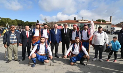 Başkan Ergün’e Kula’da sevgi seli