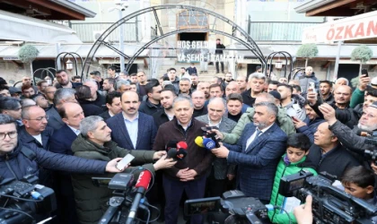 Bakan Yerlikaya bayramın ilk günü Konyalılarla buluştu