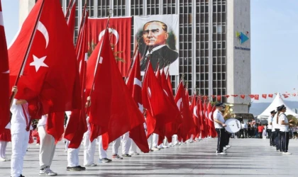 İzmir Meydanı çocuklarla renklendi