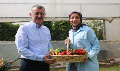 Başkan Büyükakın’dan kadın üreticiye destek