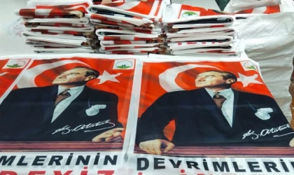 Bursa Osmangazi’den vatandaşlara Türk bayrağı