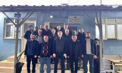 Kaymakam her sabah bir köyde vatandaşı dinliyor