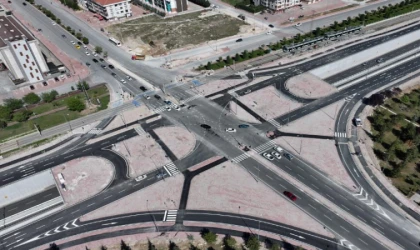 Konya’da köprülü kavşağın üst tarafı hizmete girdi