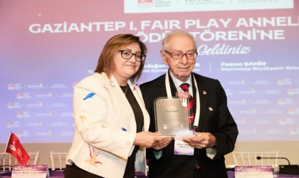 FATMA ŞAHİN TÜRKİYE’NİN İLK “FAIR PLAY ANNESİ” SEÇİLDİ