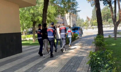 Gaziantep'te DEAŞ üyelerine şafak operasyonu!