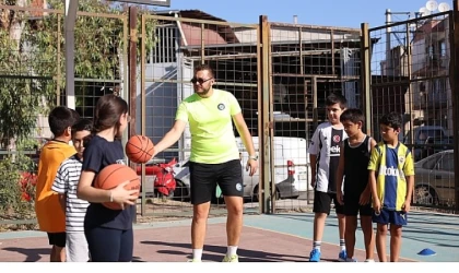 Karabağlar’lı Çocuklar Bu Yaz Mahallede Sporla Buluşuyor