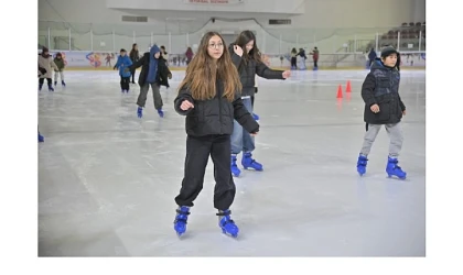 Başkan Dutlulu’dan Öğrencilere Karne Hediyesi