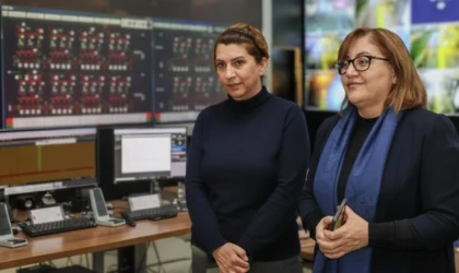 Fatma Şahin’den Kar Yağışı Açıklaması: Toplu Taşıma Ücretsiz, Kuryeler Çalışmayacak