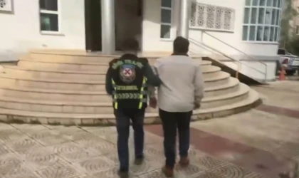 İçişleri Bakanı Yerlikaya Duyurdu: Kafasıyla Cam Kırıp Saldıran Sürücü Yakalandı