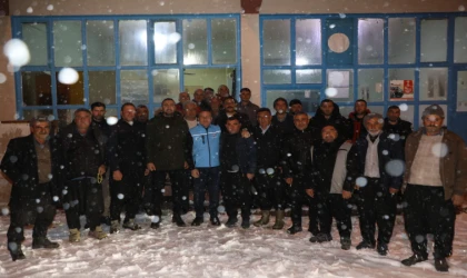 Nizip Belediyesi Karla Mücadelede Sahada! Ekipler 24 Saat Görev Başında