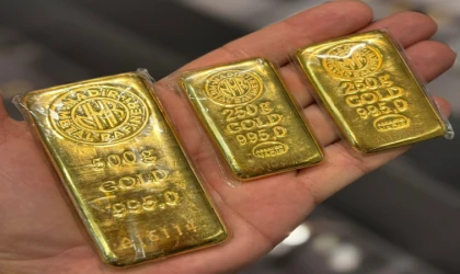 Altında 'Kara Perşembe' Şoku! Gram Altın 7.000 TL Sınırının Altına İndi: Şimdi Alım Zamanı mı?"