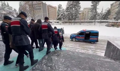 Gaziantep’te masaj salonlarına fuhuş baskını: 5 çocuk ve 15 kadın kurtarıldı, 4 tutuklama