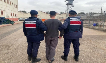 Jandarma Nokta Atışı Yaptı: 13 Yıllık Hapis Cezasıyla Aranıyordu! Uyuşturucu Taciri H.B. Saklandığı Delikte Yakalandı!