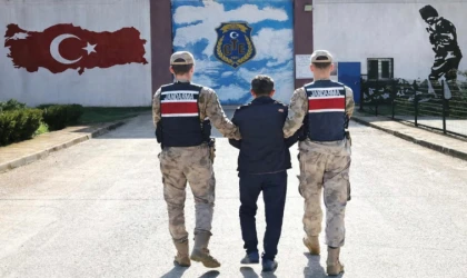 JASAT'tan Şafak Operasyonu! 18 Yıl Cezası Vardı, Gaziantep'te Saklandığı Delikte Yakalandı!