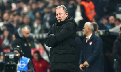 Sergen Yalçın Maç Sonu Patladı! 4-0'lık Zaferin Mimarı O İsmi Açıkladı: 'Onun Başarısını Göz Ardı Etmeyin!