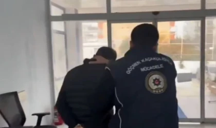 Tır Dorsesini Açan Polisler Şoke Oldu! Hatay’da Göçmen Kaçakçılarına Şok Darbe: 12 Kişi Gizlenmiş!